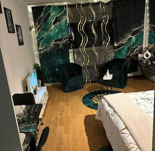 La Belle Etape Et Parking Carquefou